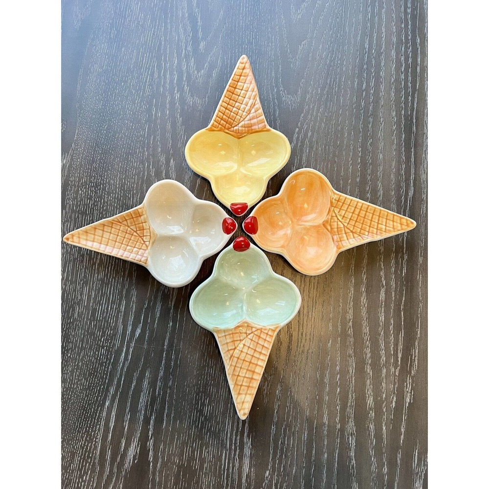 Williams Sonoma Set of 4 Ice Cream Cone Shaped Dessert Dishes Stackable